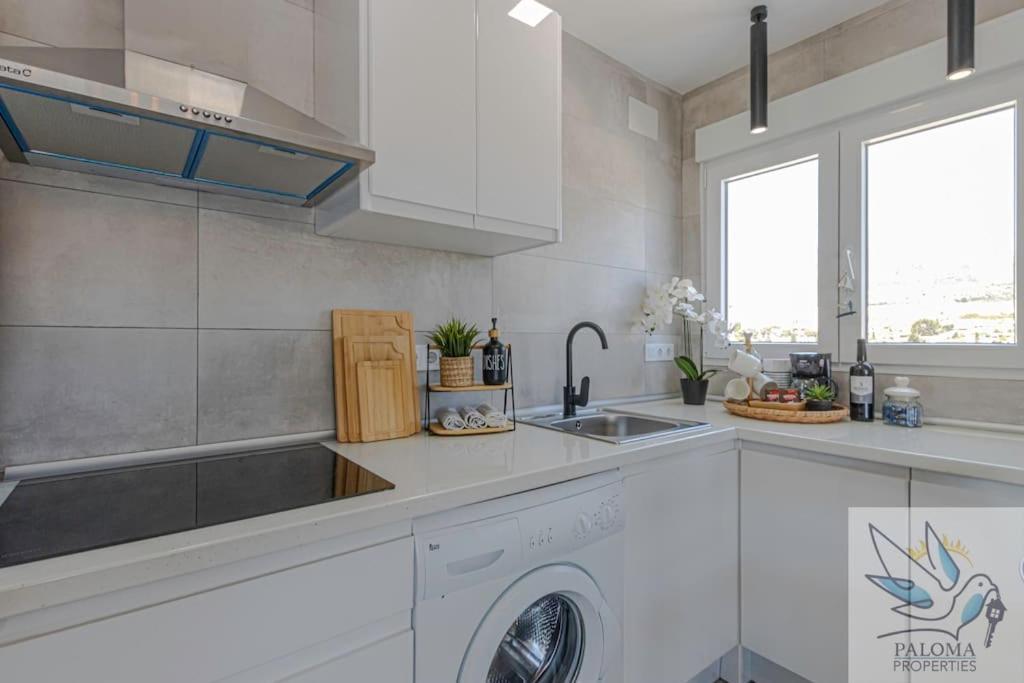 Wonderful Studio Apartment On The Beachfront Benalmádena Exterior photo