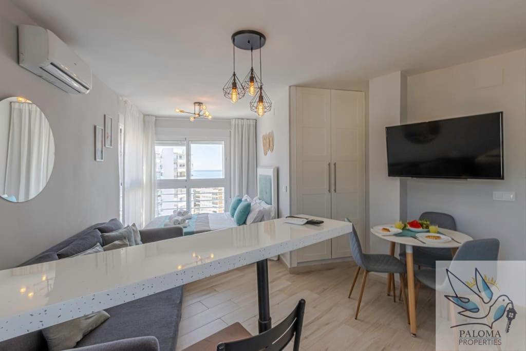Wonderful Studio Apartment On The Beachfront Benalmádena Exterior photo