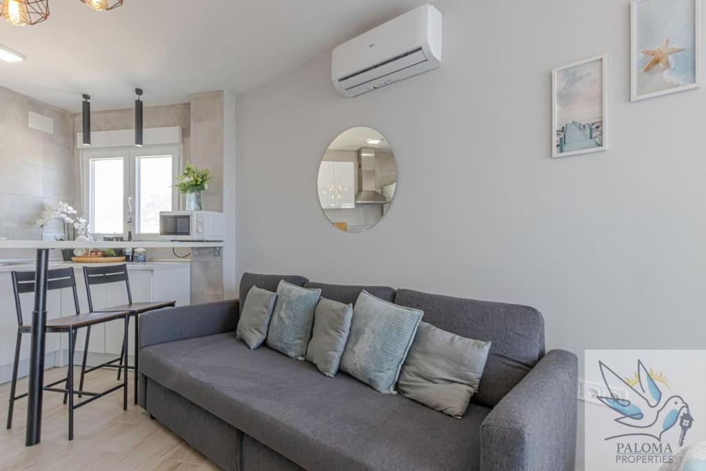 Wonderful Studio Apartment On The Beachfront Benalmádena Exterior photo