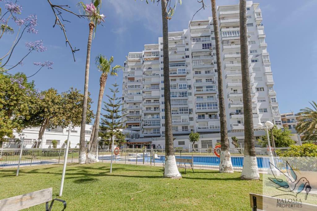 Wonderful Studio Apartment On The Beachfront Benalmádena Exterior photo