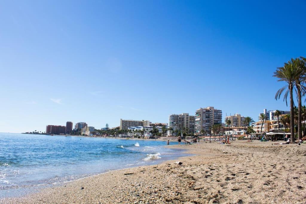 Wonderful Studio Apartment On The Beachfront Benalmádena Exterior photo