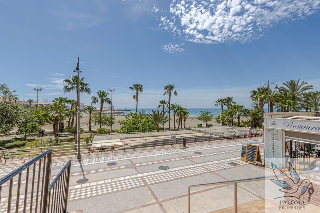 Wonderful Studio Apartment On The Beachfront Benalmádena Exterior photo