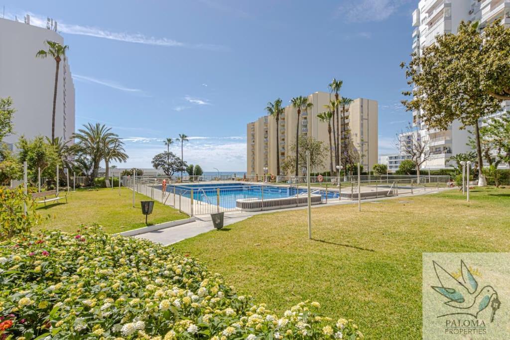 Wonderful Studio Apartment On The Beachfront Benalmádena Exterior photo